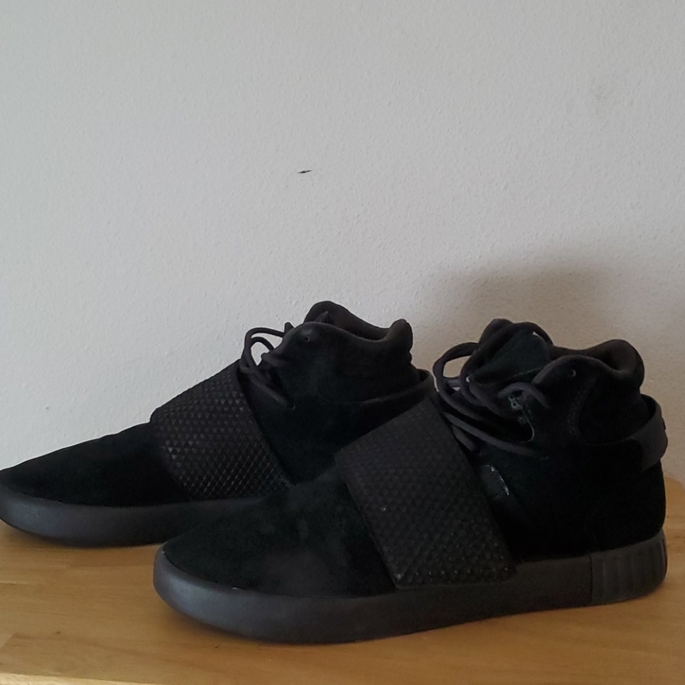 Adidas Tubular - Picture 2 of 2
